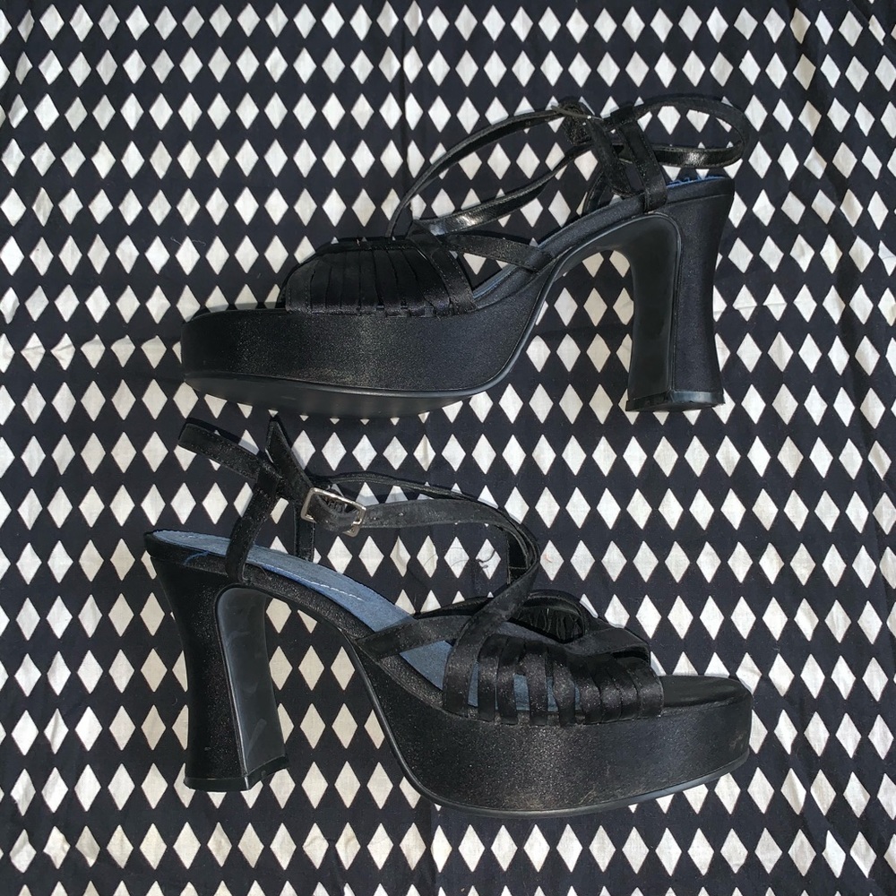 Mudd Y2K satin black platform heels size 7